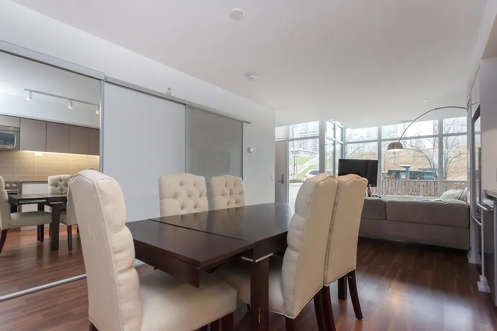 Applewood Suites - Condo Townhome Toronto 0*,  Kanada