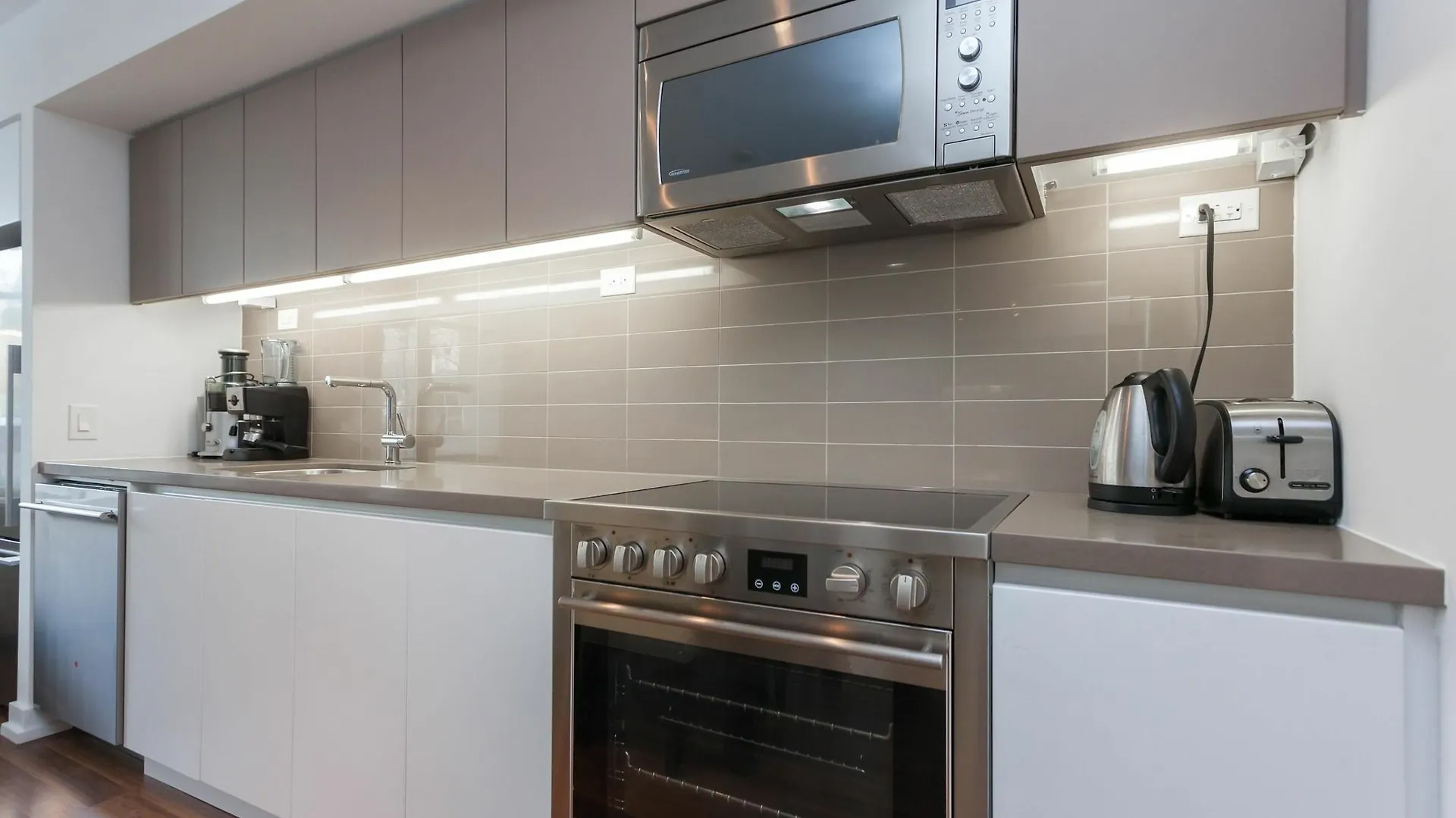 Applewood Suites - Condo Townhome Toronto 0*,