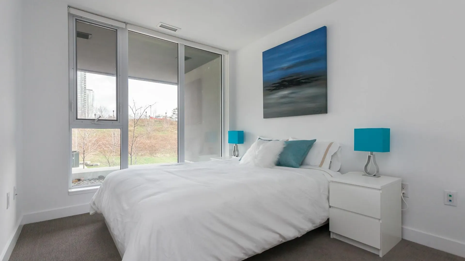 Applewood Suites - Condo Townhome Toronto
